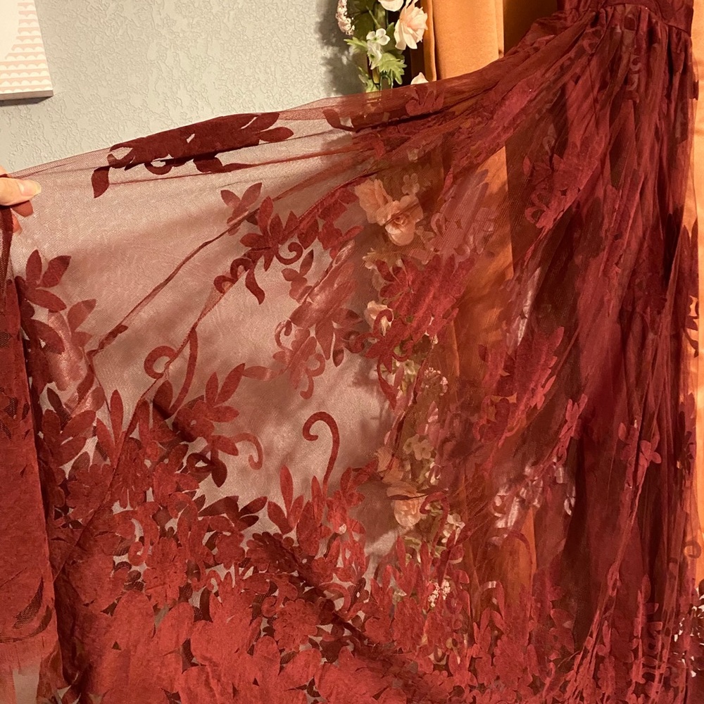 Bella and Bloom Burgandy Maxi Dress - Picture 6 of 7